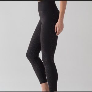 Lululemon Free to Flow 7/8 Tight Fleck Leggings